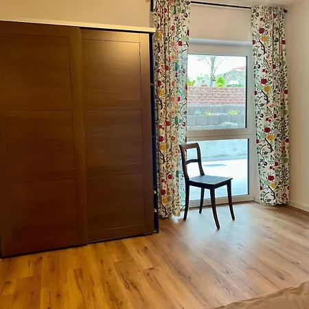 Moderne Nahe Hockenheimring Fuer Bis Zu 8 Personen * הוקנהיים