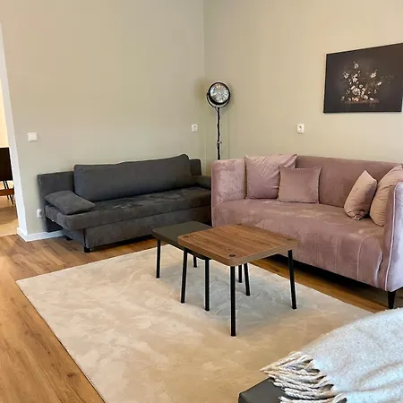 Moderne Nahe Hockenheimring Fuer Bis Zu 8 Personen הוקנהיים